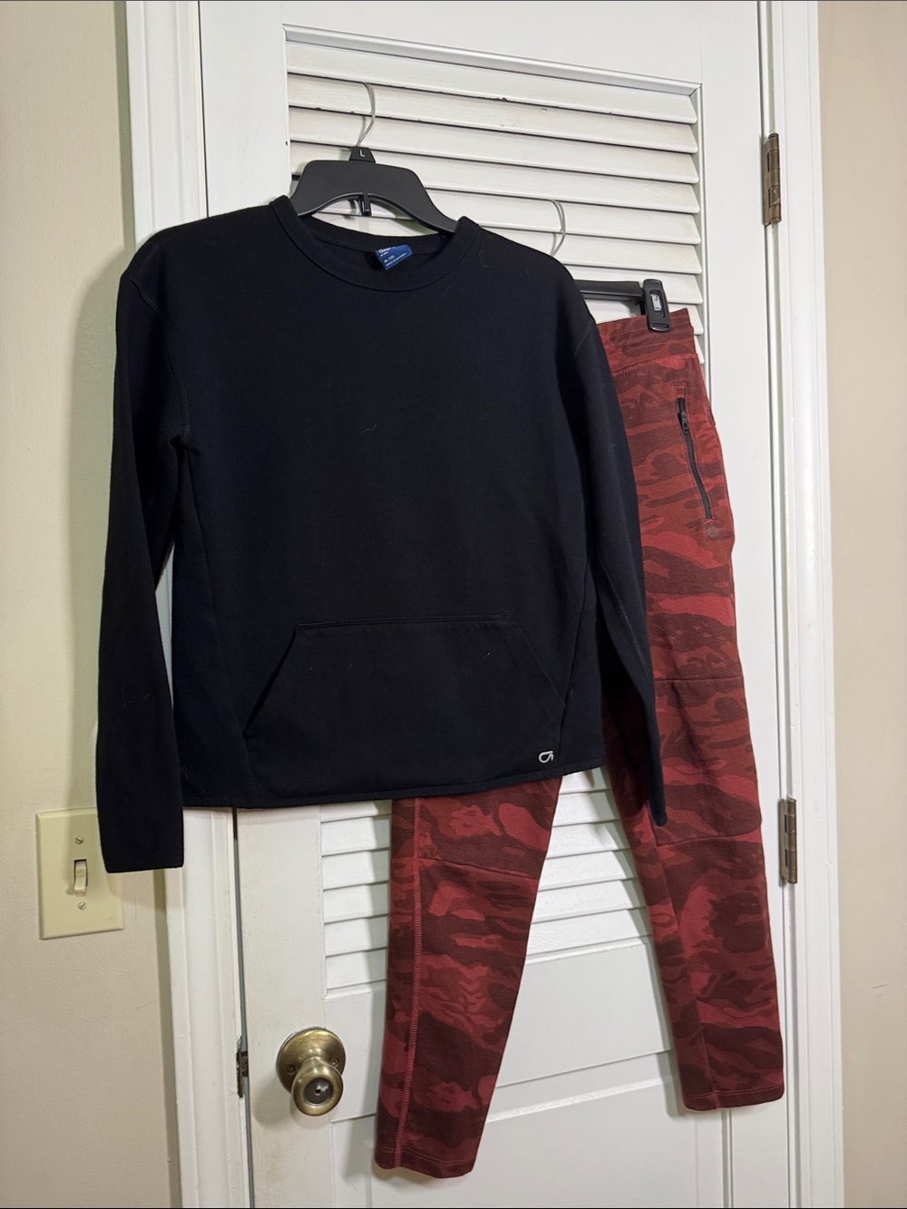 GAP Kids Black Crewneck Sweatshirt with Red Camo Joggers